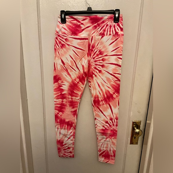 Style & Co. Pants - NWT Style & Co mid rise leggings.